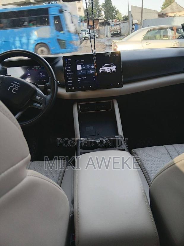 BYD Yuan Up 2025 Gray