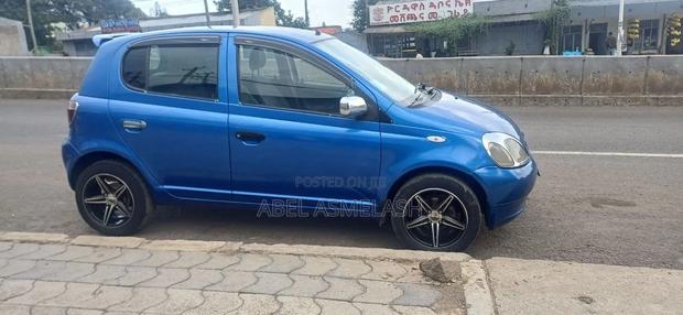 Toyota Vitz 2002 Blue