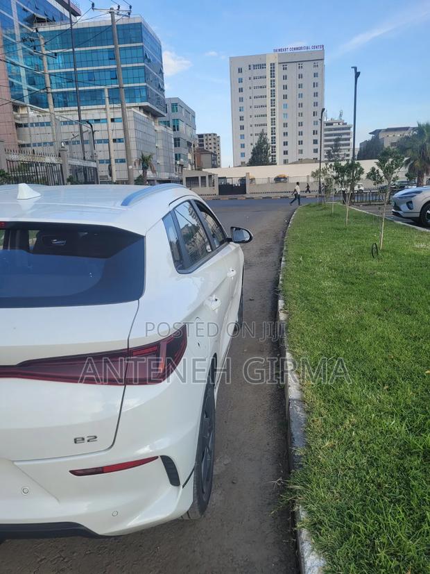 BYD E2 43 kWh 94 hp FWD 2024 White