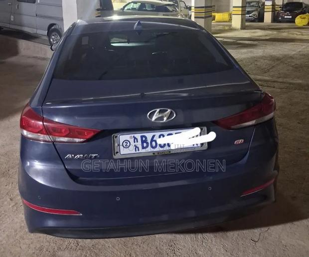 Hyundai Avante 2016 Blue
