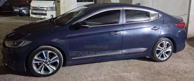 Hyundai Avante 2016 Blue