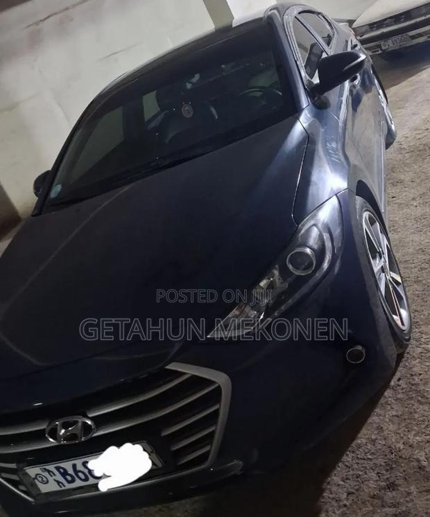 Hyundai Avante 2016 Blue