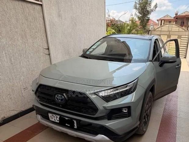 Toyota RAV4 TRD Off Road AWD 2023 Blue