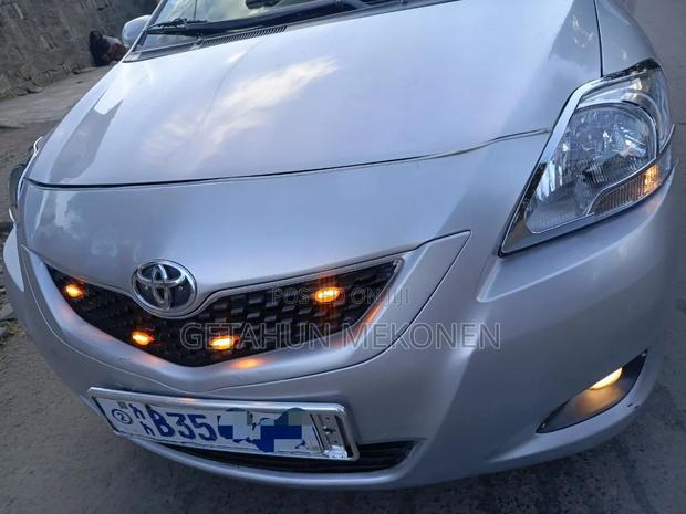 Toyota Belta 2010 Silver