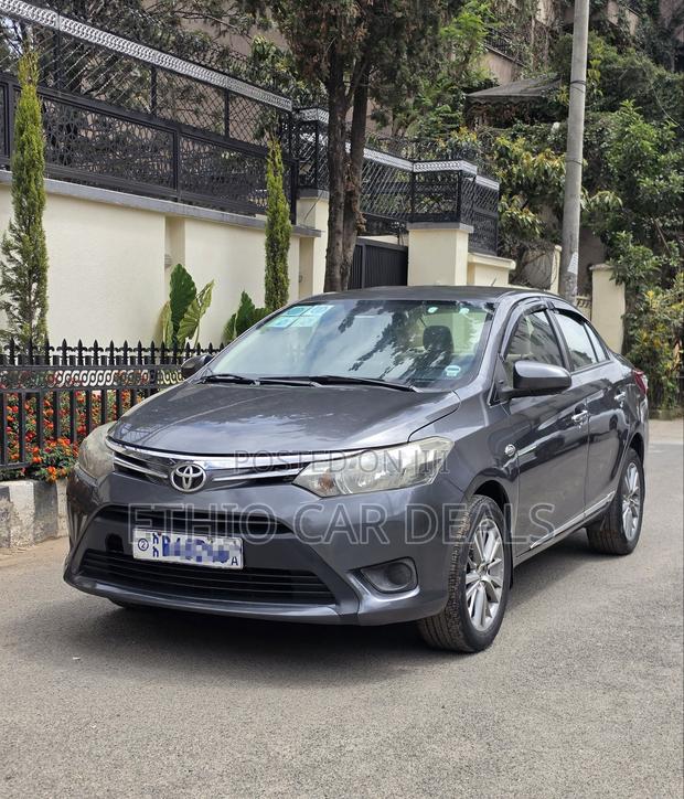 Toyota Yaris 2015 Black