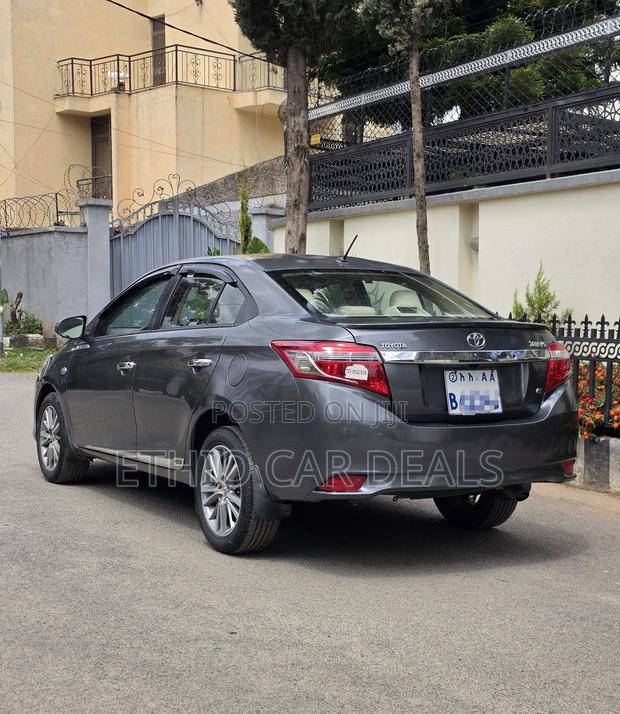 Toyota Yaris 2015 Black