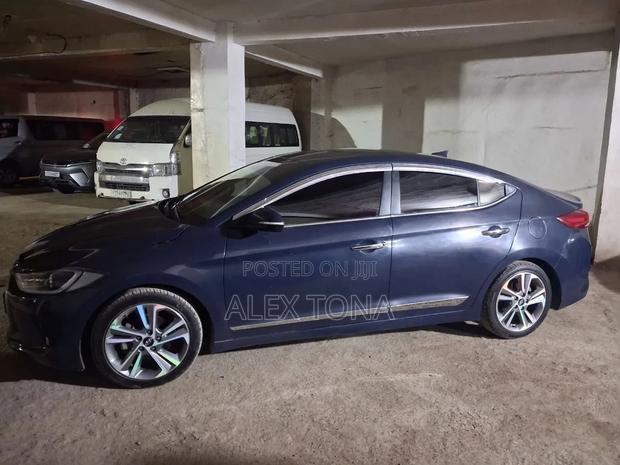 Hyundai Avante 2016 Blue