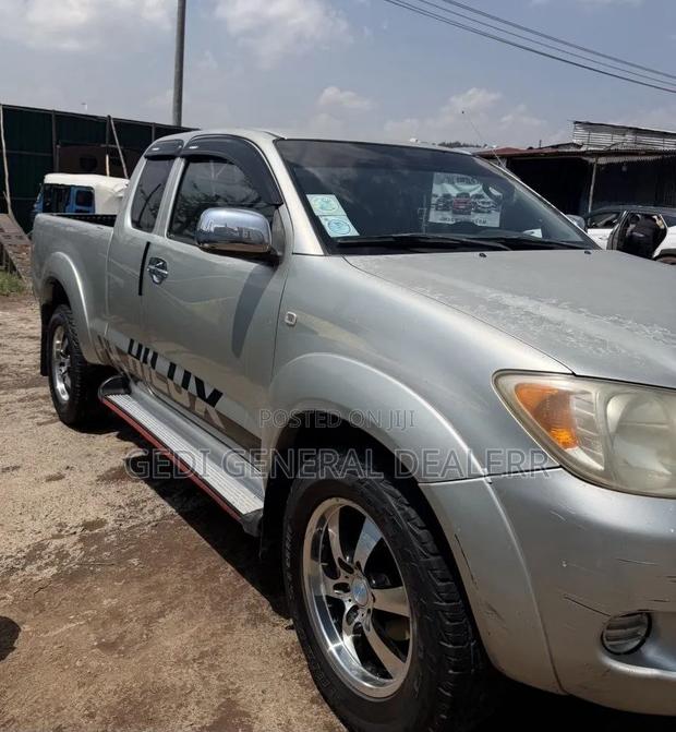 Toyota Hilux 2006 Silver
