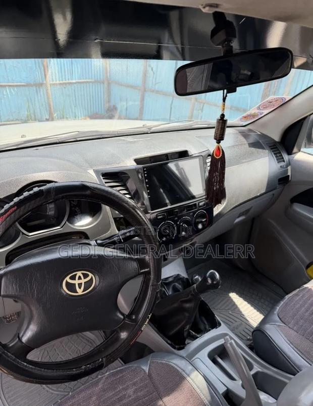 Toyota Hilux 2006 Silver