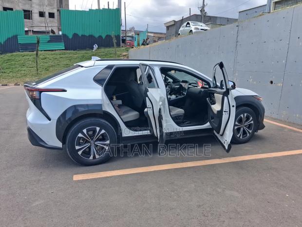 Toyota bZ4X 2023 White