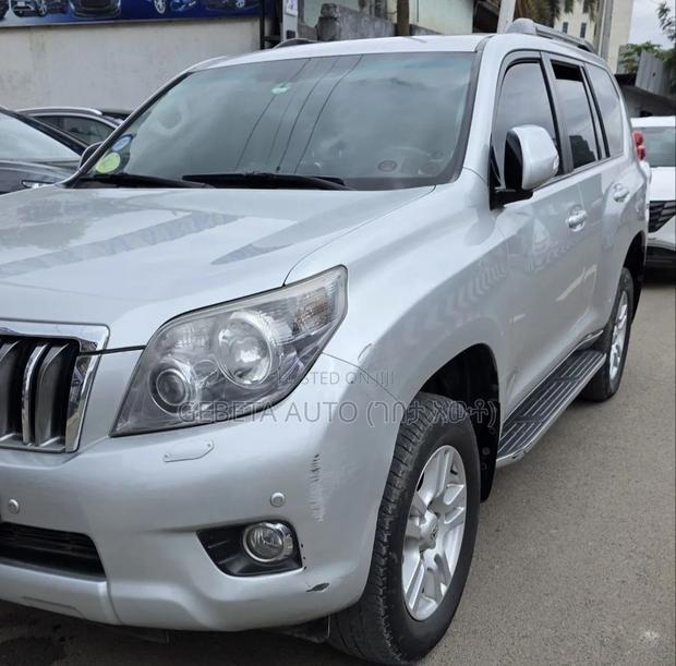 Toyota Land Cruiser 2012