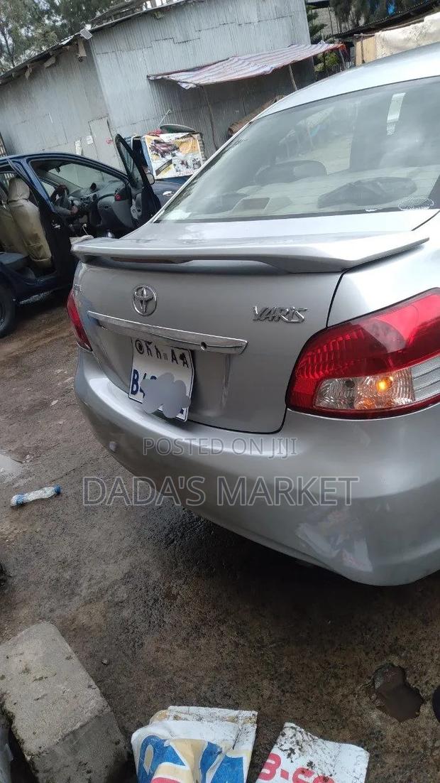 Toyota Yaris 2010 Silver