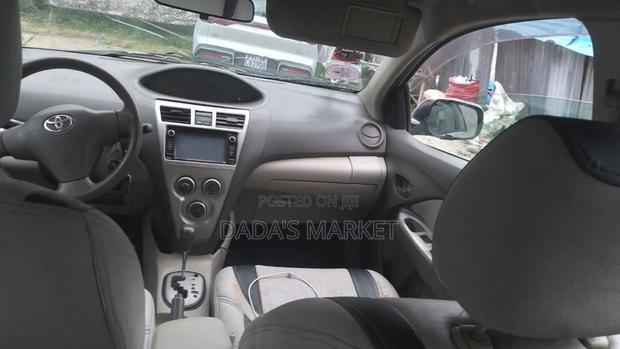 Toyota Yaris 2010 Silver