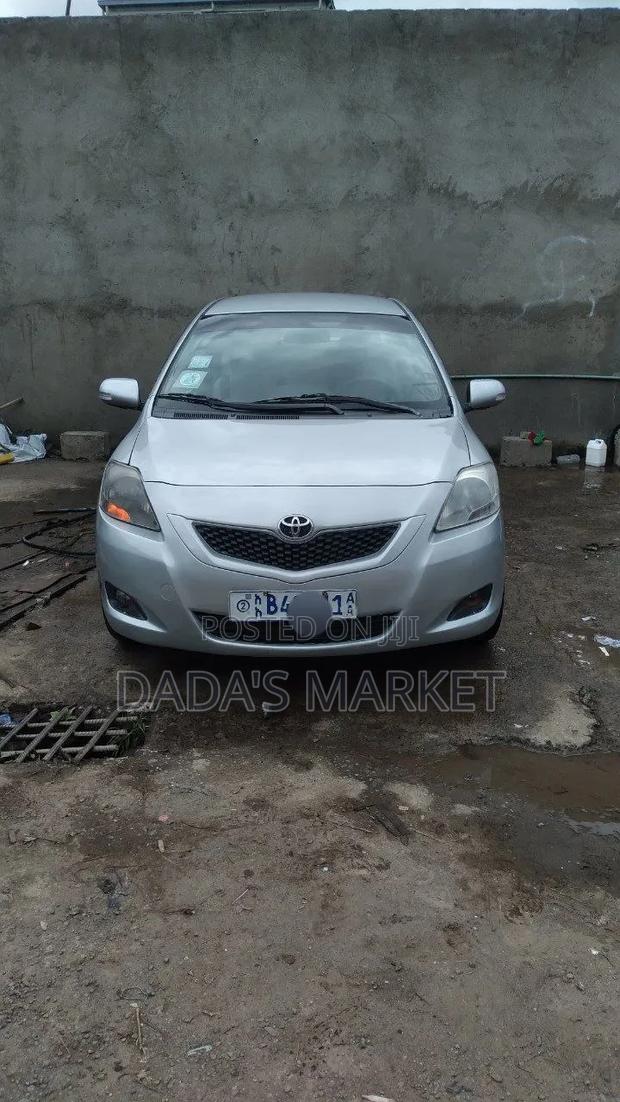 Toyota Yaris 2010 Silver
