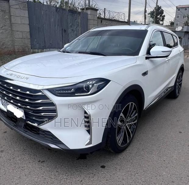 Jetour X70 Plus 2022 White