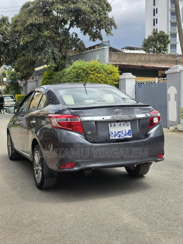 Toyota Yaris 2014 Gray