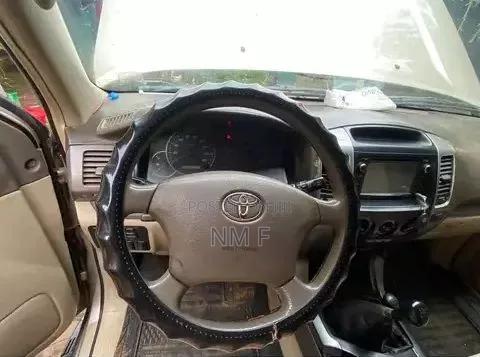 Toyota Land Cruiser Prado 2006 Gold