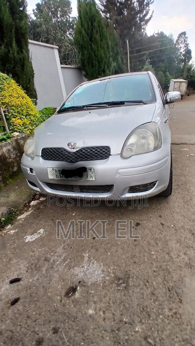 Toyota Vitz 1.0 FWD 5dr 2004 Silver