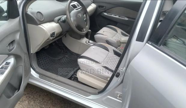 Toyota Yaris 2010 Silver