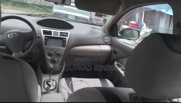 Toyota Yaris 2010 Silver