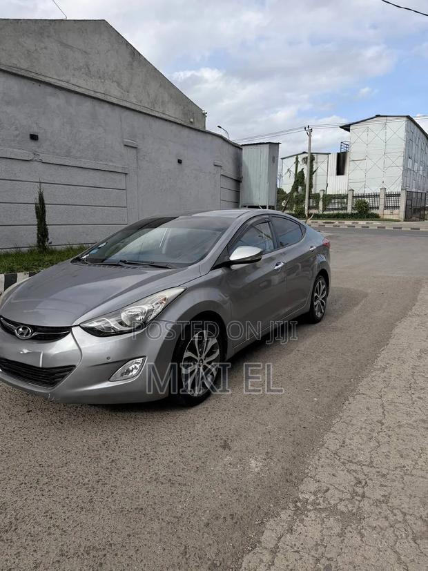 Hyundai Avante 2015 Silver