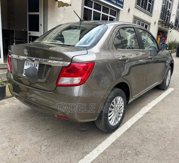 Suzuki Dzire 2022 Silver