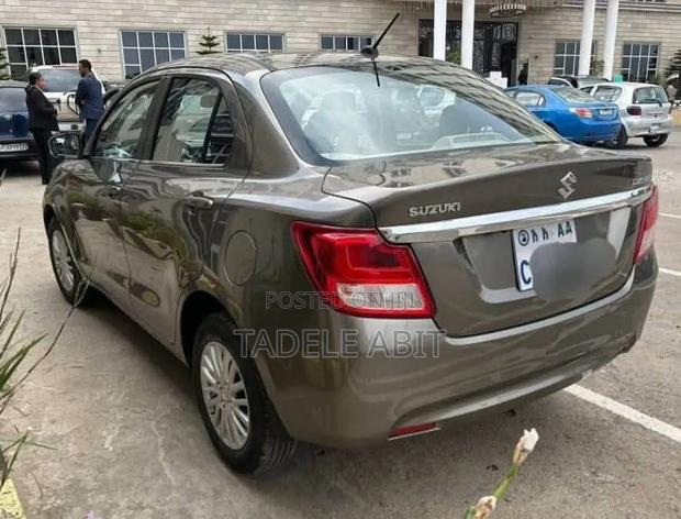 Suzuki Dzire 2022 Silver