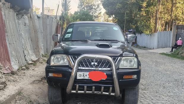 Mitsubishi L200 2004 Black