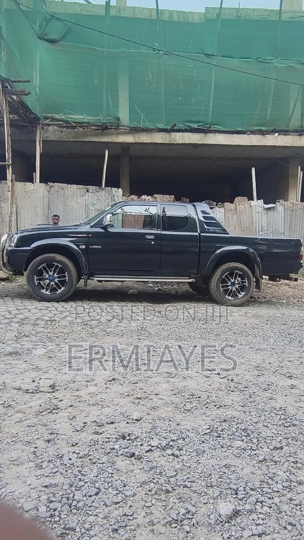 Mitsubishi L200 2004 Black
