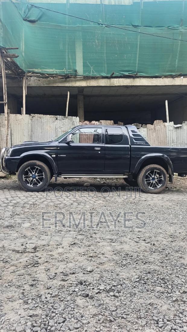 Mitsubishi L200 2004 Black
