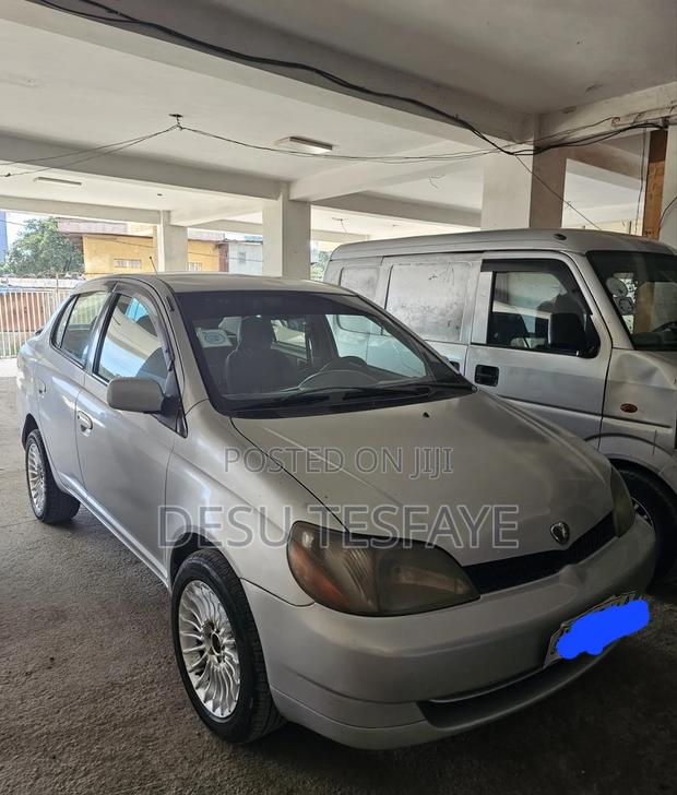Toyota Platz 1.0 FWD 2001 Gray