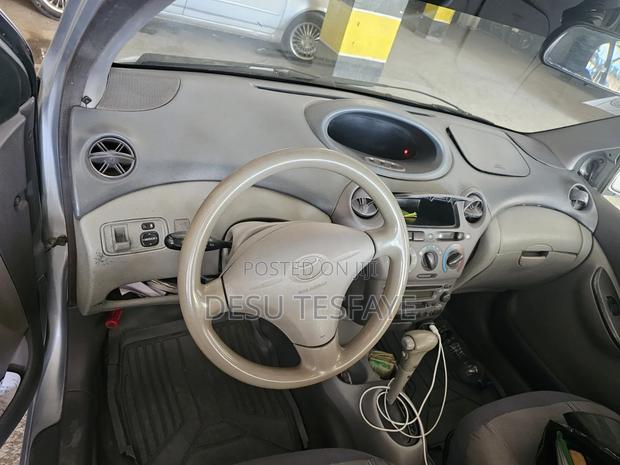 Toyota Platz 1.0 FWD 2001 Gray