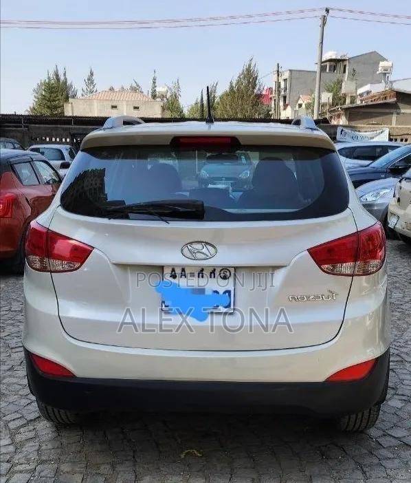 Hyundai Tucson 2015 Silver