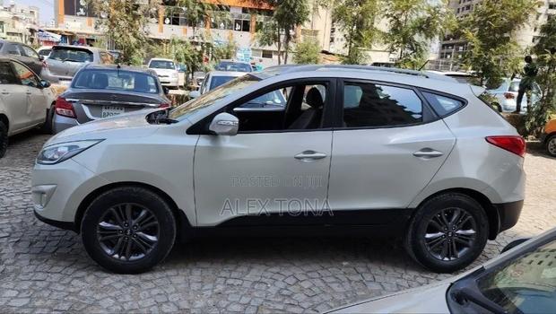Hyundai Tucson 2015 Silver