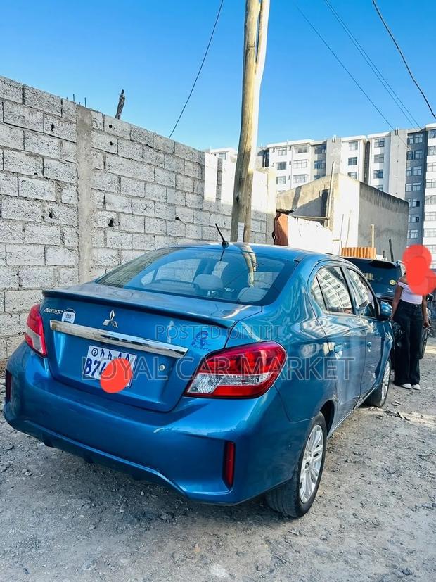Mitsubishi Attrage 2020 Blue