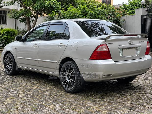 Toyota Corolla 2004 Silver