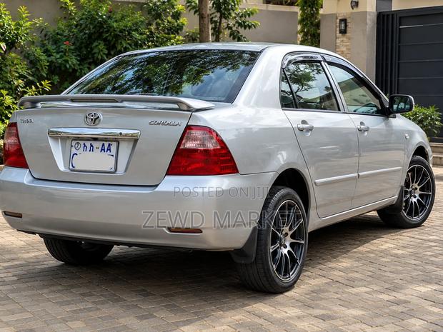 Toyota Corolla 2004 Silver