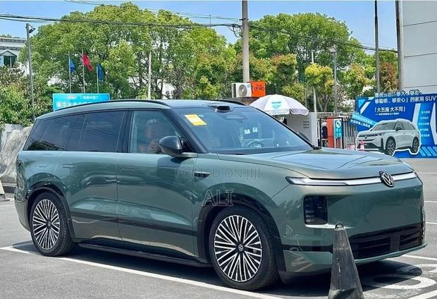 New Volkswagen ID.6 2025 Green