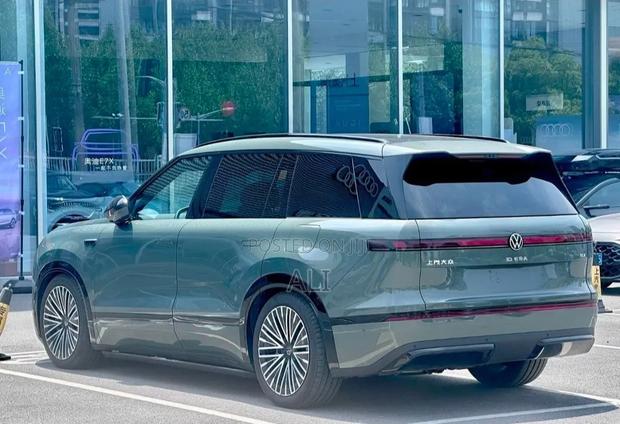 New Volkswagen ID.6 2025 Green