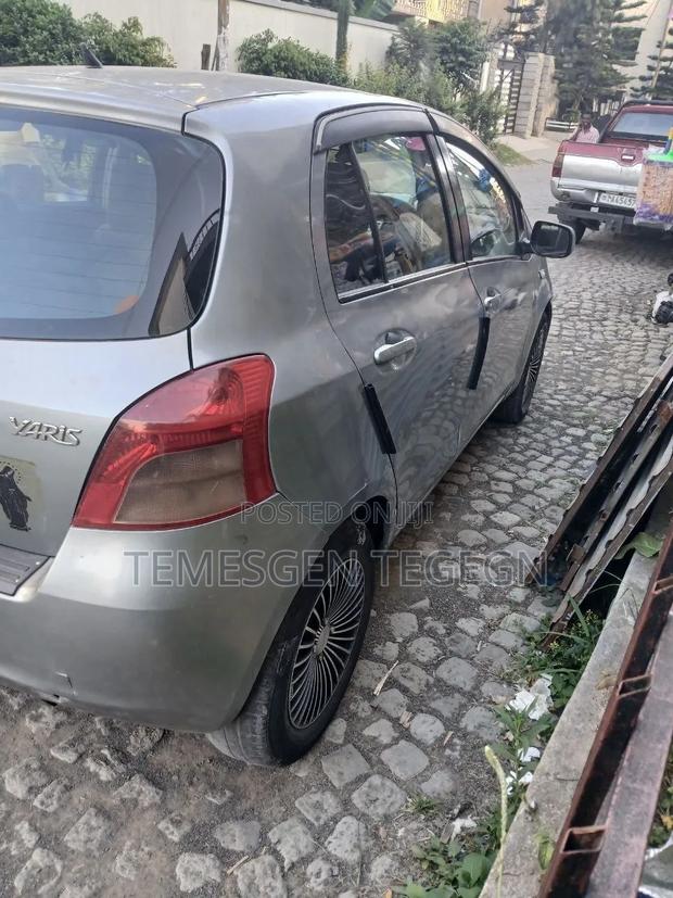 Toyota Yaris 2007 Gray