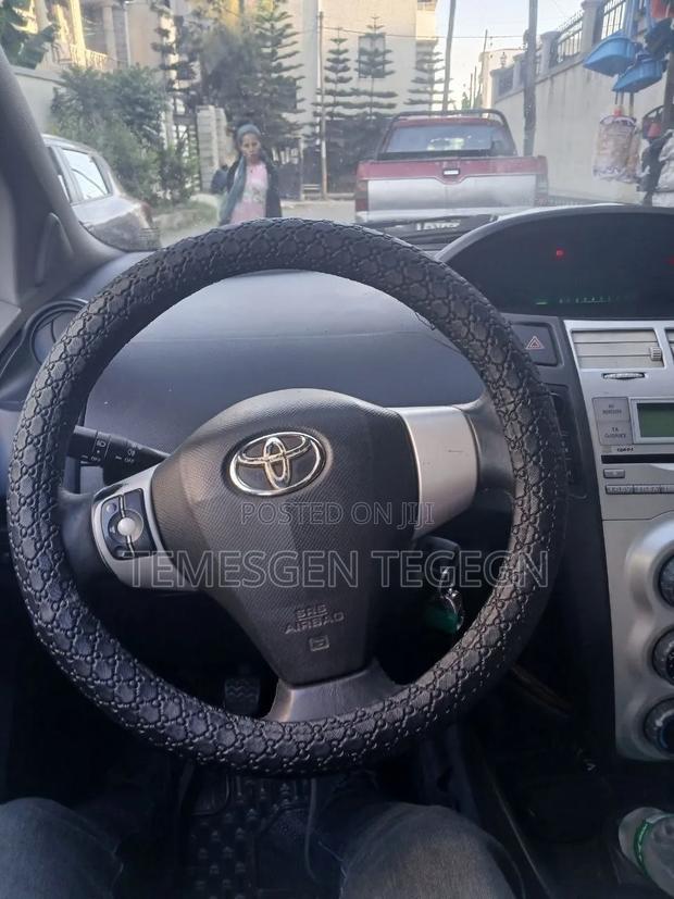 Toyota Yaris 2007 Gray