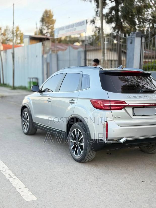 Bestune T33 1.2 FWD 2022 Silver