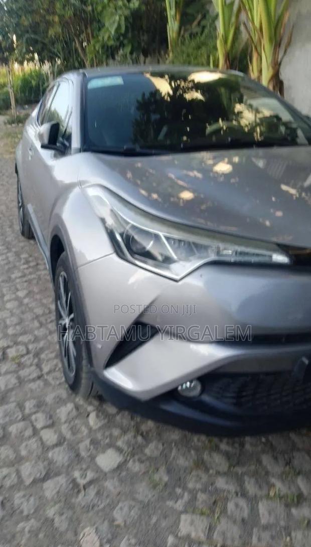 Toyota C-HR 2017 Silver