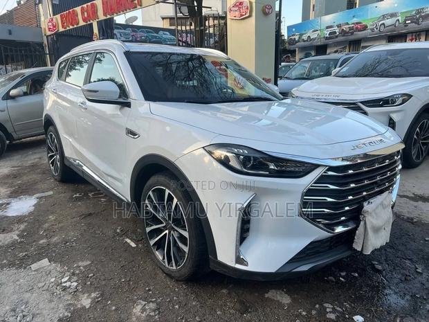 Jetour X70 Plus 2022 White