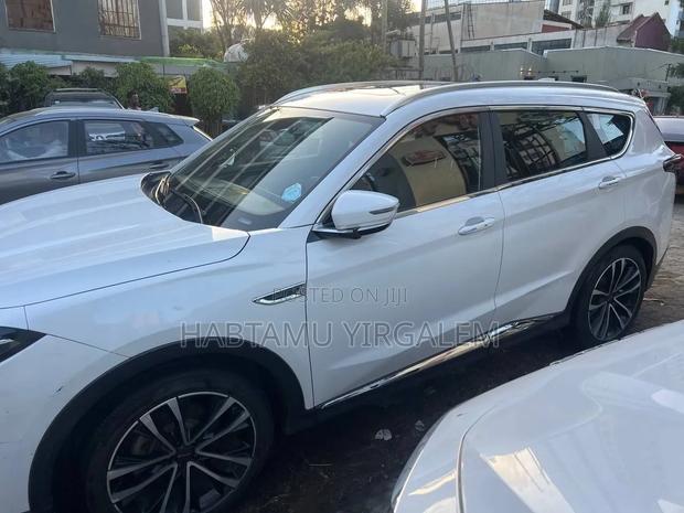 Jetour X70 Plus 2022 White