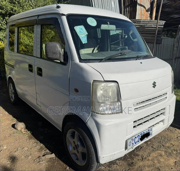 Suzuki Every Wagon 2012 White