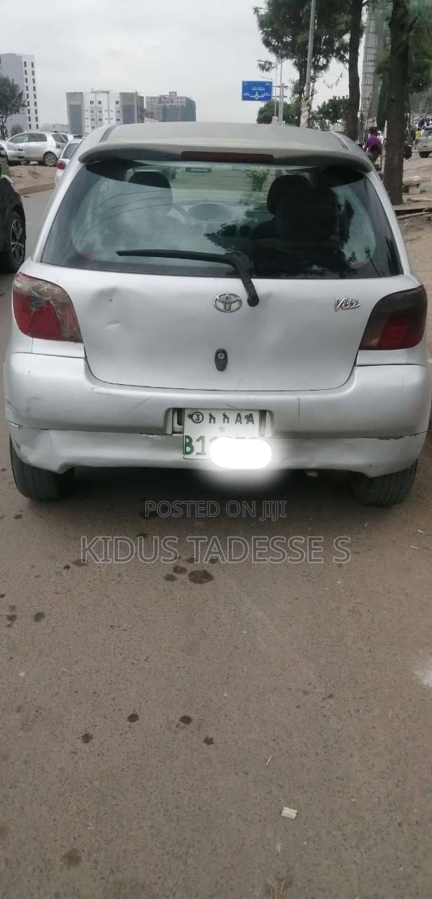 Toyota Vitz 1999 Silver