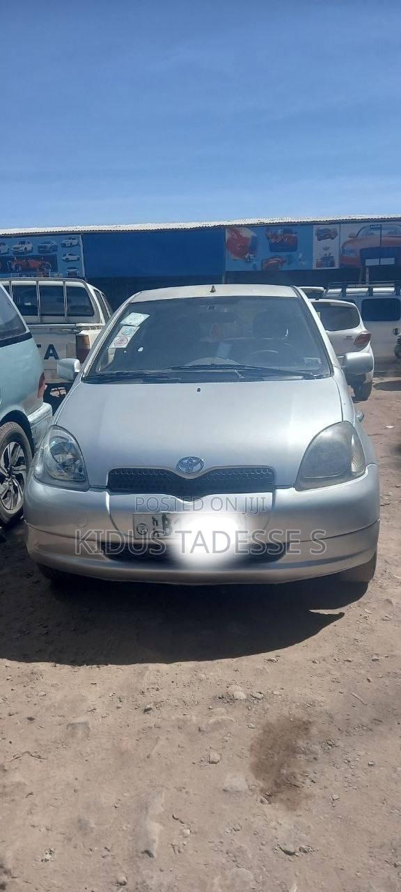 Toyota Vitz 1999 Silver