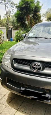 Toyota Hilux 2.5 D-4D SRX 2010 Gray for sale