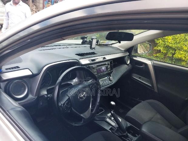 Toyota RAV4 LE AWD (2.5L 4cyl 6A) 2017 Silver